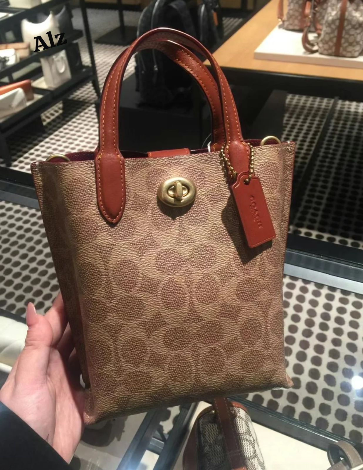 Coach side sling Bucket style