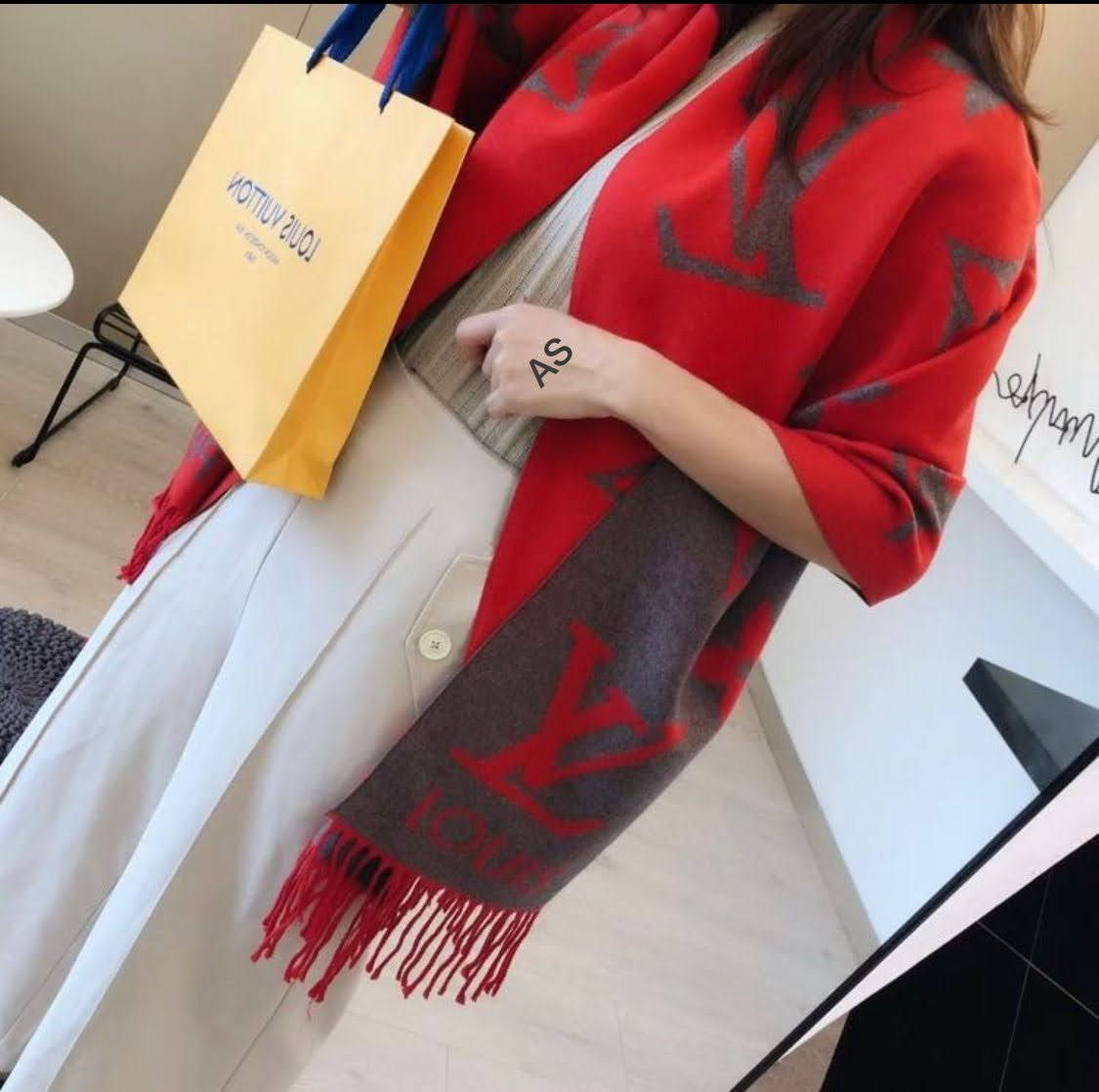 LV RABBIT FUR WINTER REVERSIBLE STOLE