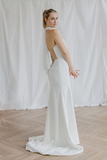Cleanes Brautkleid im Fit´n Flare Stil