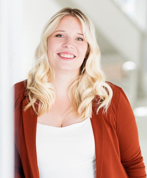 Carina, freie Traurednein aus Krefeld - Liebe in Worten