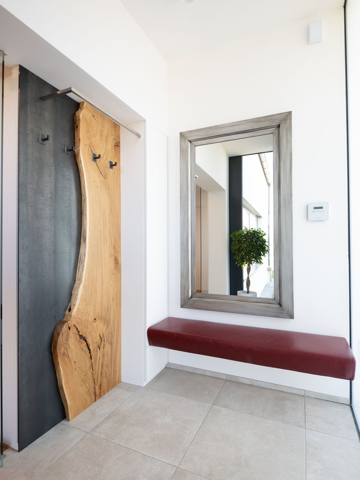 Garderobe, Stamm Eiche, Schwarzblech