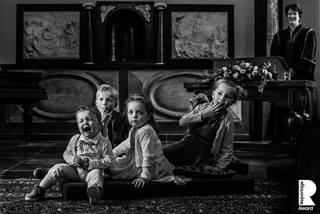 Bruidskinderen tijdens ceremonie in Heeswijk, Denise Motz