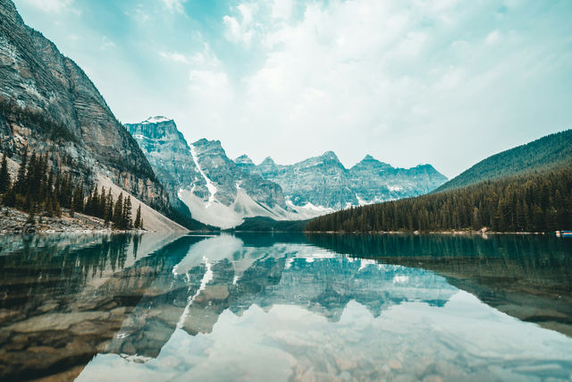 Moraine Lake at 6AM