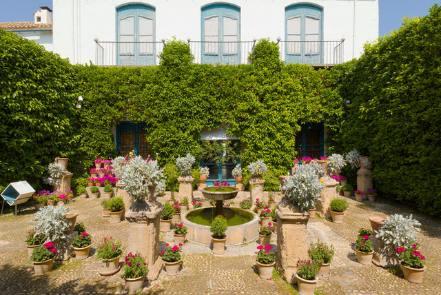 Córdoba (Andalusia, Spain) - Viana palace - Patio de las Rejas