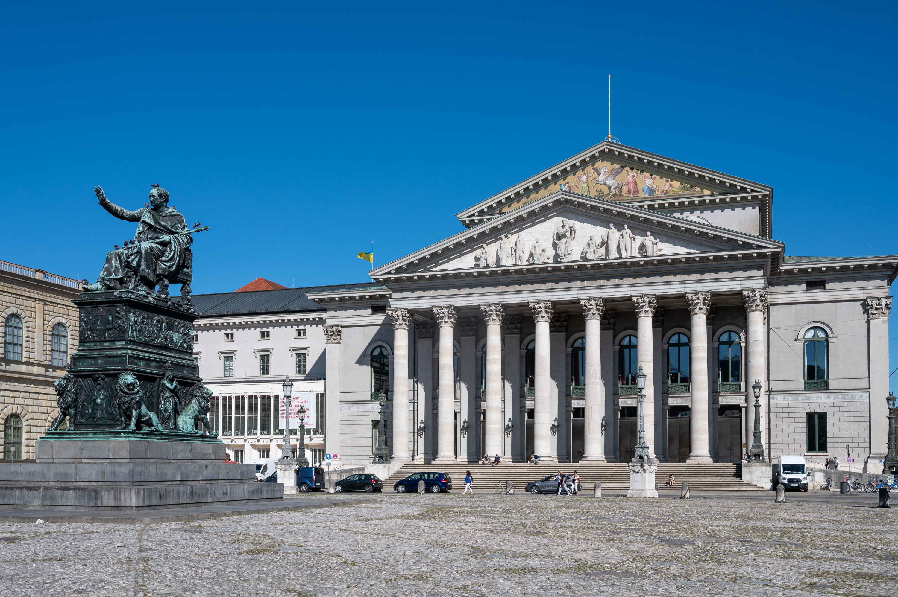Nationaltheater München exterior
