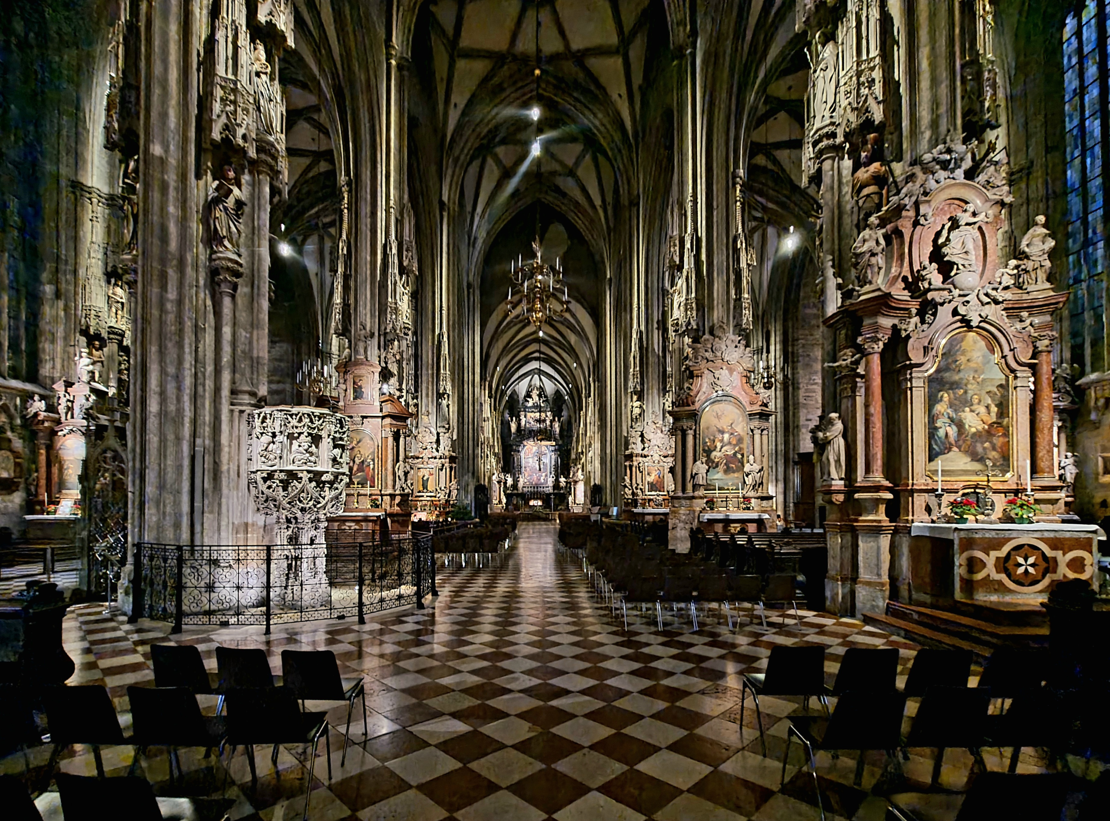 St Stephen's Cathedral, Vienna, at night