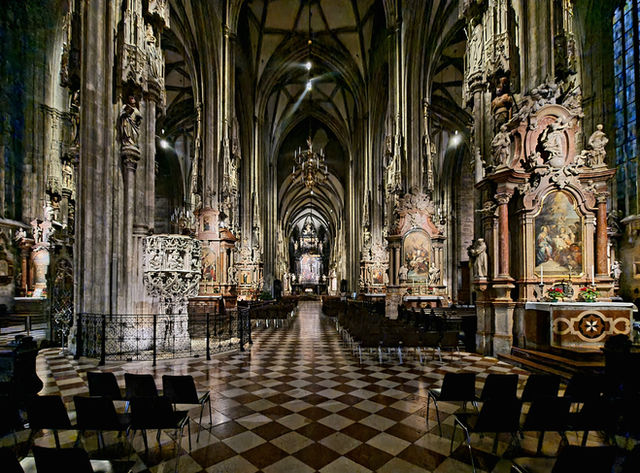 St Stephen's Cathedral, Vienna, at night