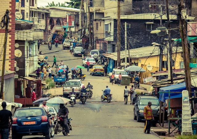 Scene of life in a street of Douala...