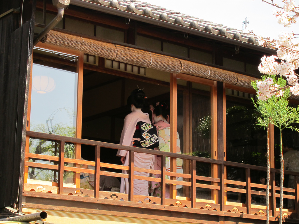 Maiko in Gion, Kyoto
