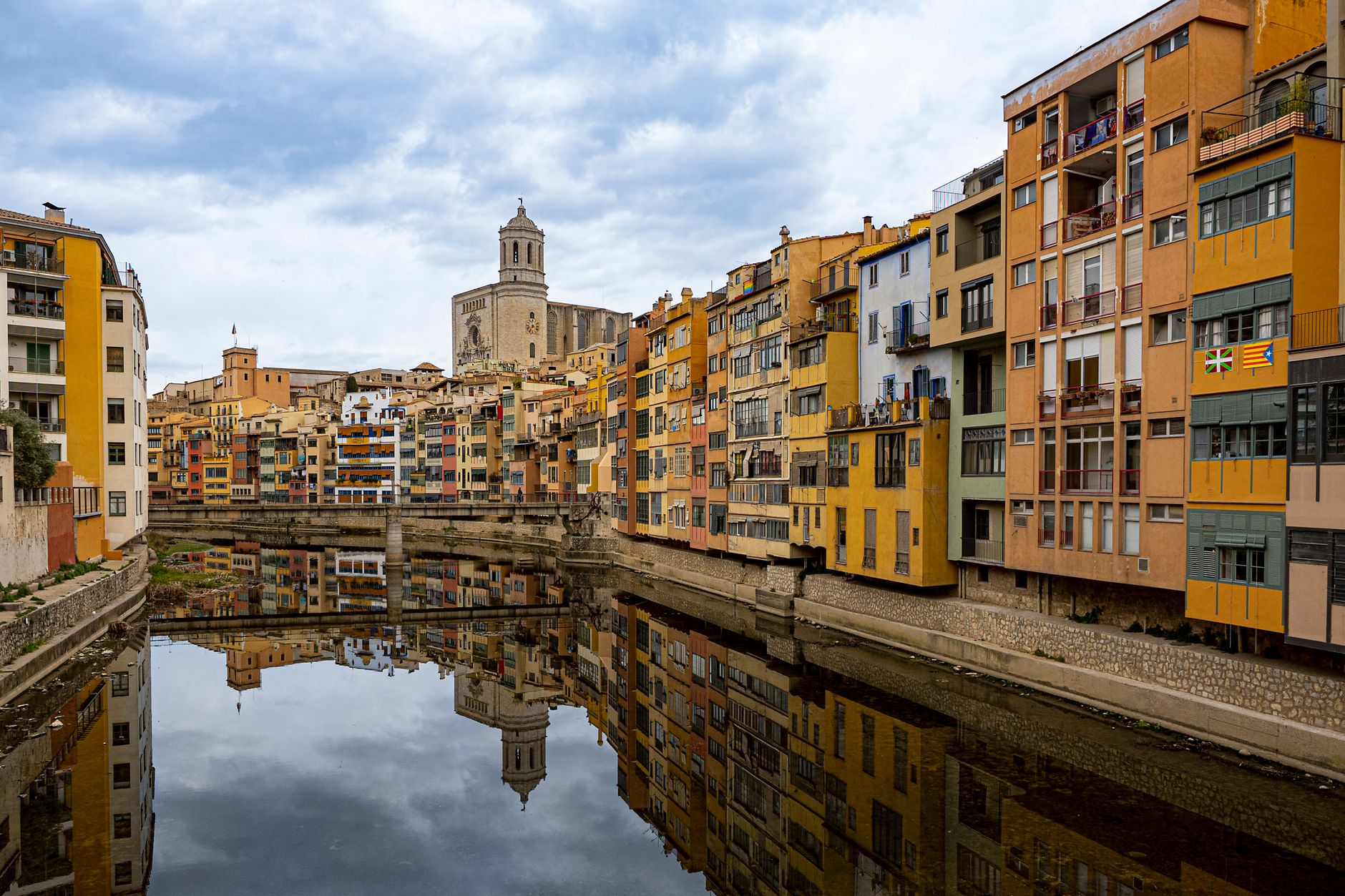 The painted houses on the Onyar, Girona