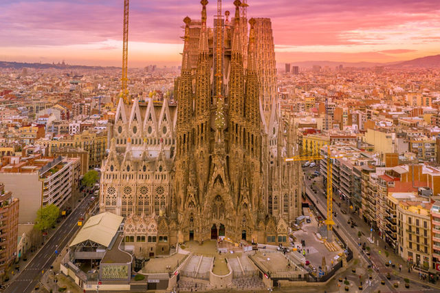 Sagrada Familia in Barcelona, Retiro Park in Madrid and Plaza de Espana in Seville - a 7-day Spain itinerary by train