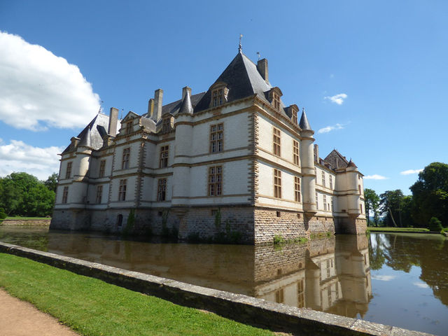 Burgundy — photo 15