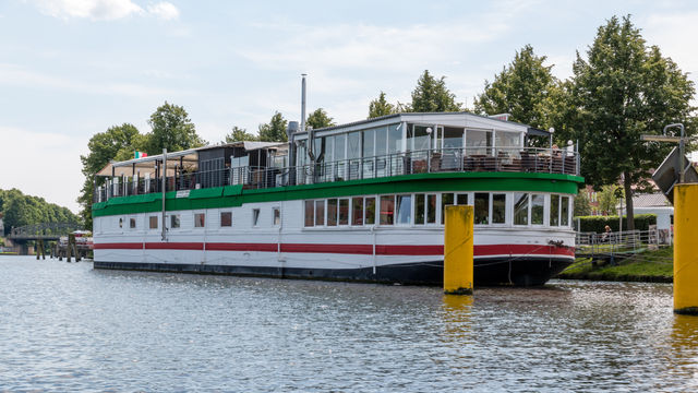 Schiff “Seaside & Riverboat” at Elbe-Lübeck Canal, Lübeck, Schleswig-Holstein, Germany
