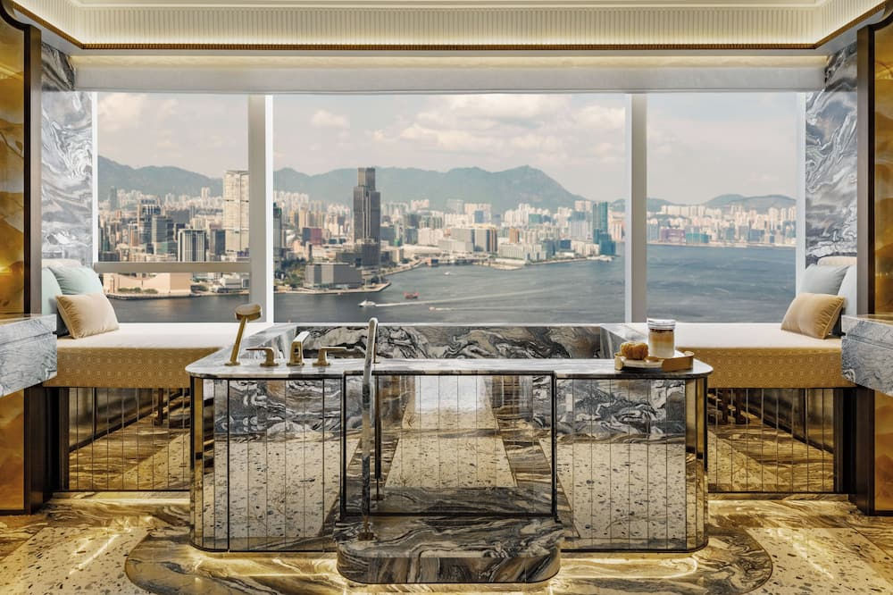Island Shangri-La, Hong Kong — hero image