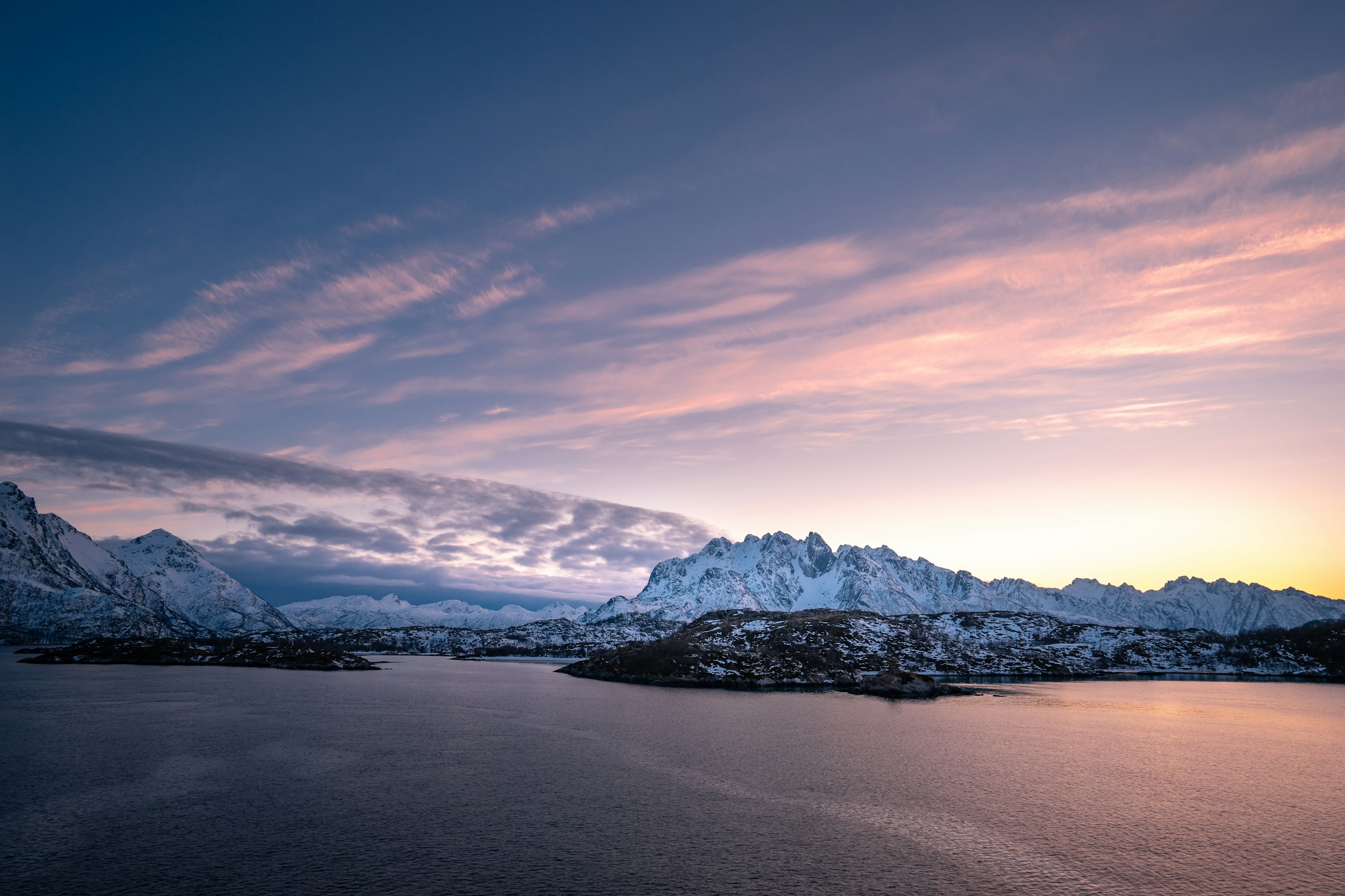 Arctic atmosphere — midnight sun & polar wilderness, Norway/Svalbard