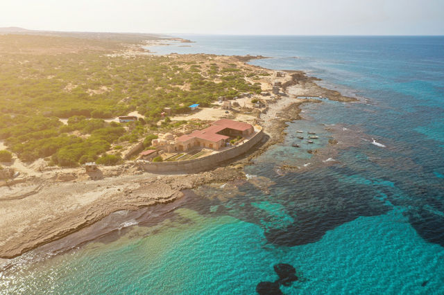 The "Villa Celine," one of the villas built by wealthy Romans outside the walls of the cities, where are the buildings of the most beautiful monuments, if is any guide, the attention given by the Roma