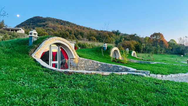 Earth bungalow - Hobbit Houses for tourists in Kosovo (Adventure Camping Kosovo) in Brut/ Zgatare by Prizren. photo by rouichi / switzerland