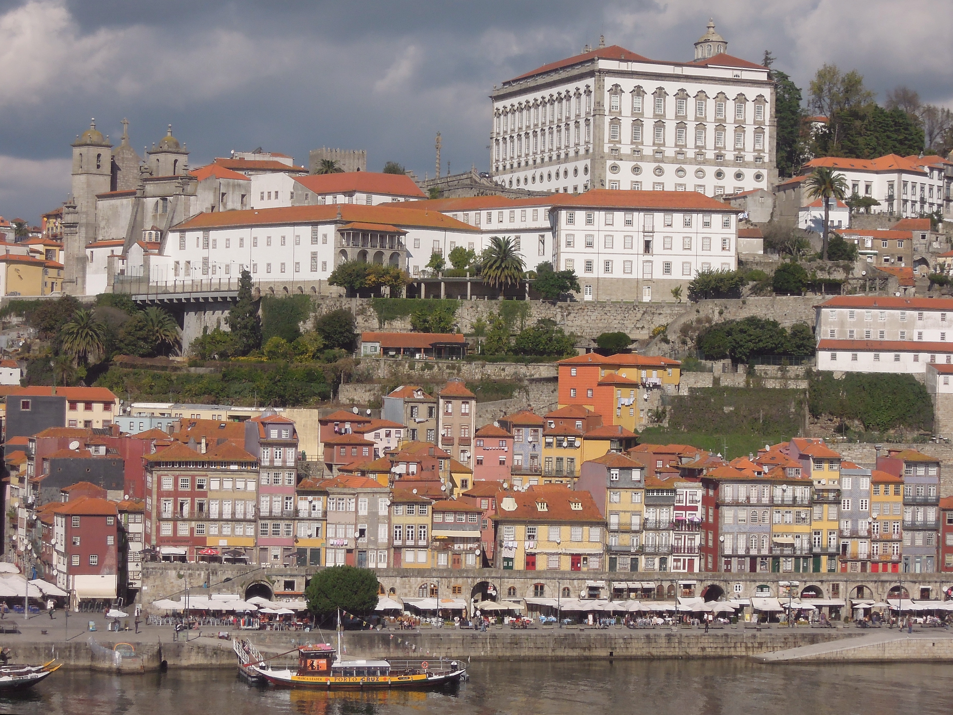 Traditional riverfront houses, Porto Ribeira