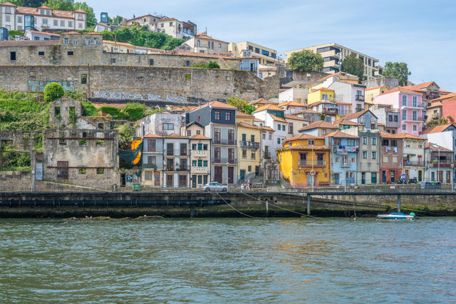 Porto Ribeira riverfront (Fado show host city)