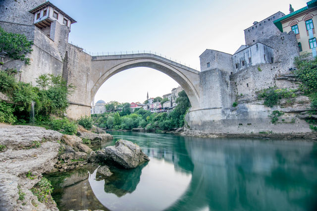 it was 06.12 in the morning in Mostar, i get up earlier so the bridge was empty.
21.07.2017