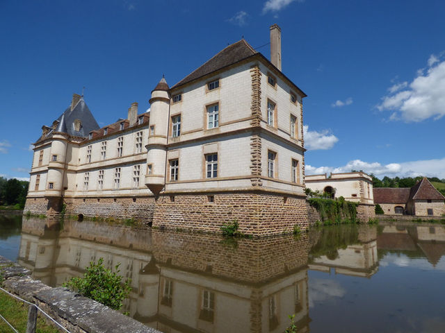 Burgundy — photo 16