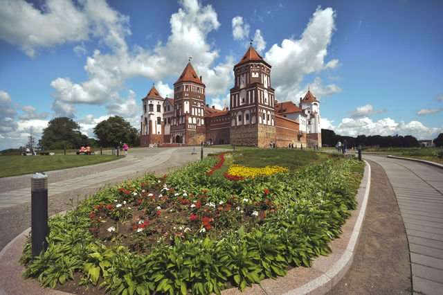 Mir Castle