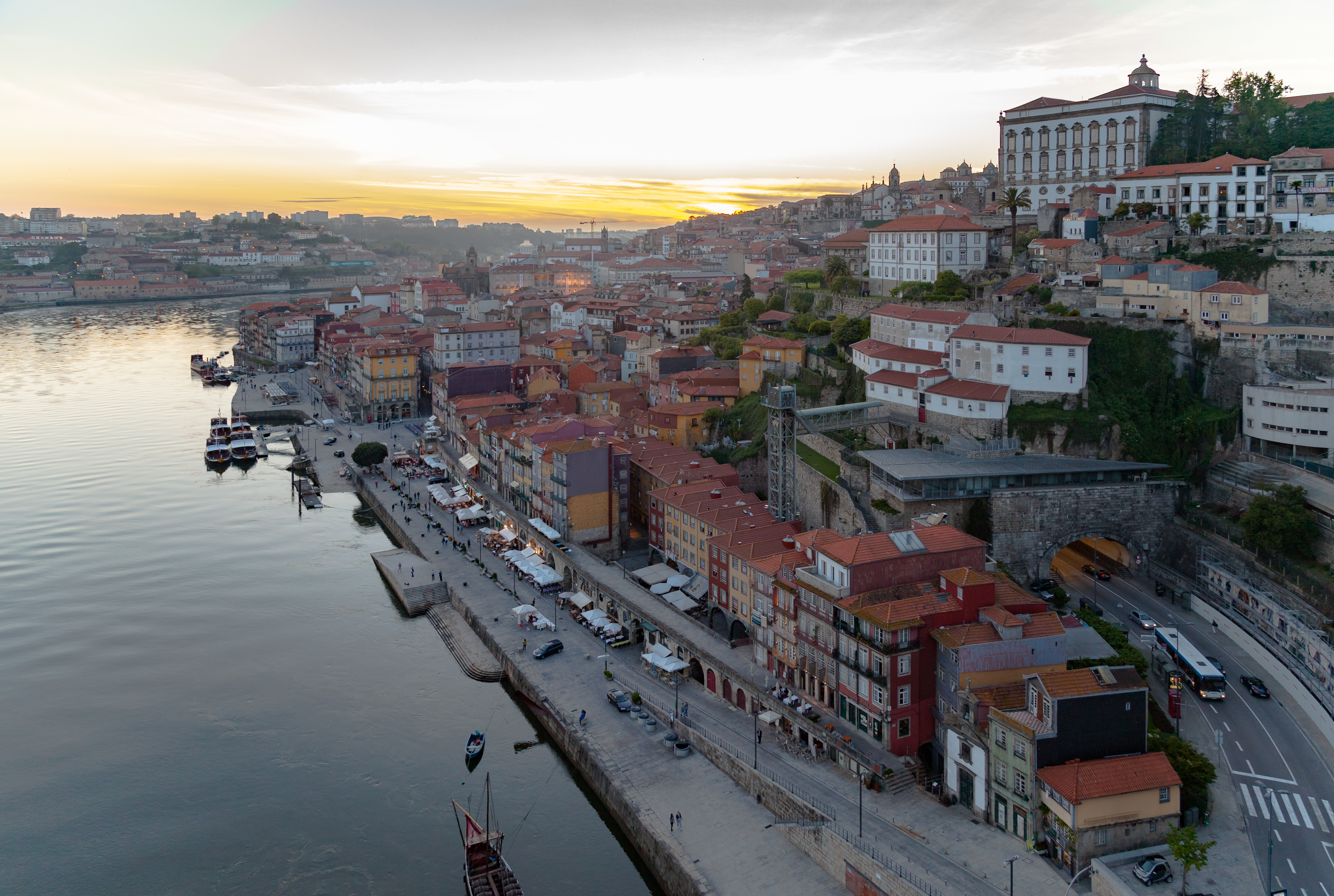 Cais da Ribeira, Porto