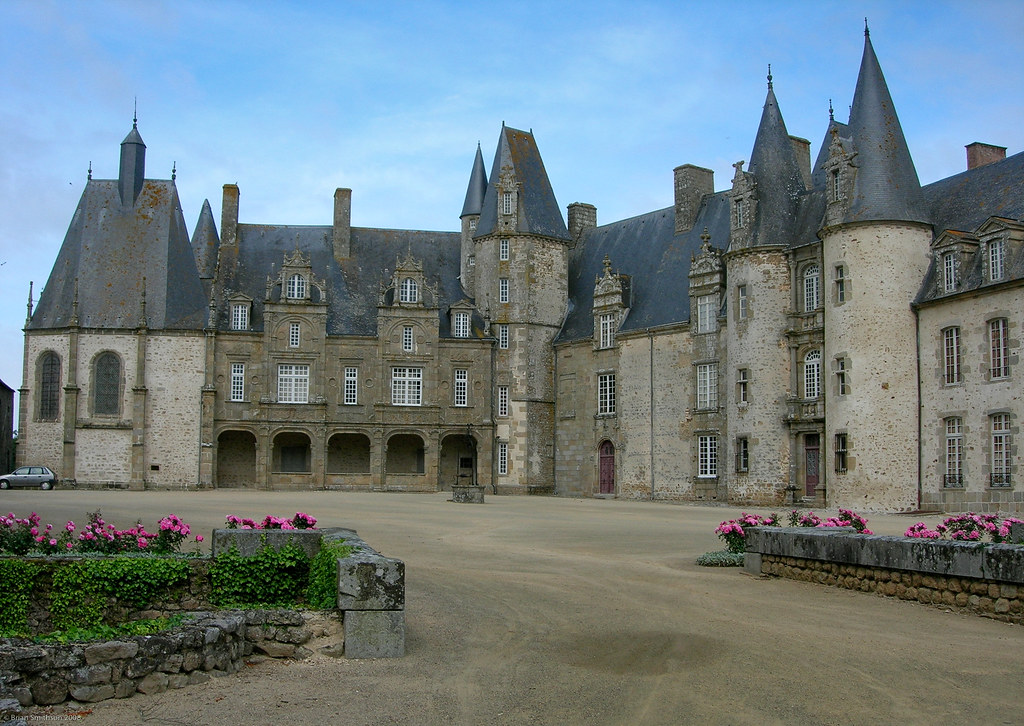 Burgundy — photo 3