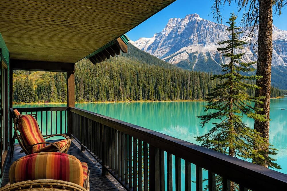 Emerald Lake Lodge — hero image