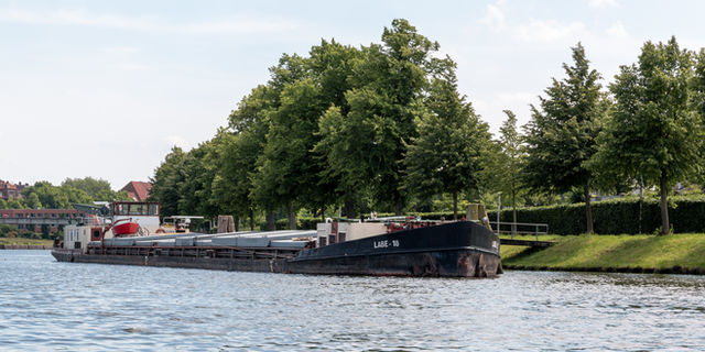 Schiff “Labe 18” at Elbe-Lübeck Canal, Lübeck, Schleswig-Holstein, Germany