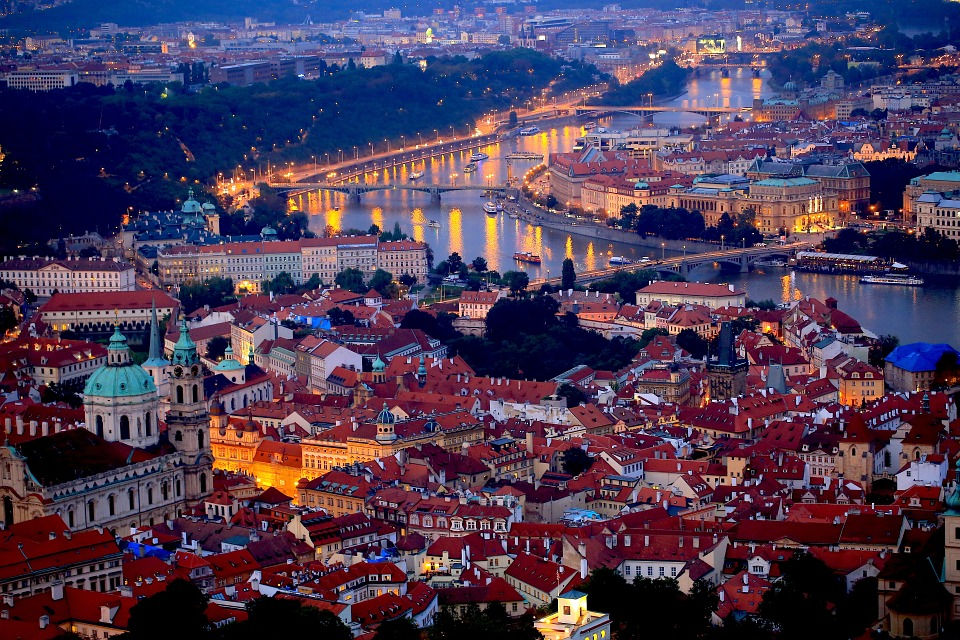 prague-night-