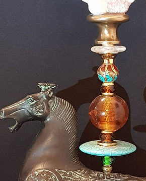 Flying Horse Ganzou mit weißer Steinkora