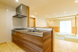 無垢材をふんだんに。温もりある落ち着いた空間-after