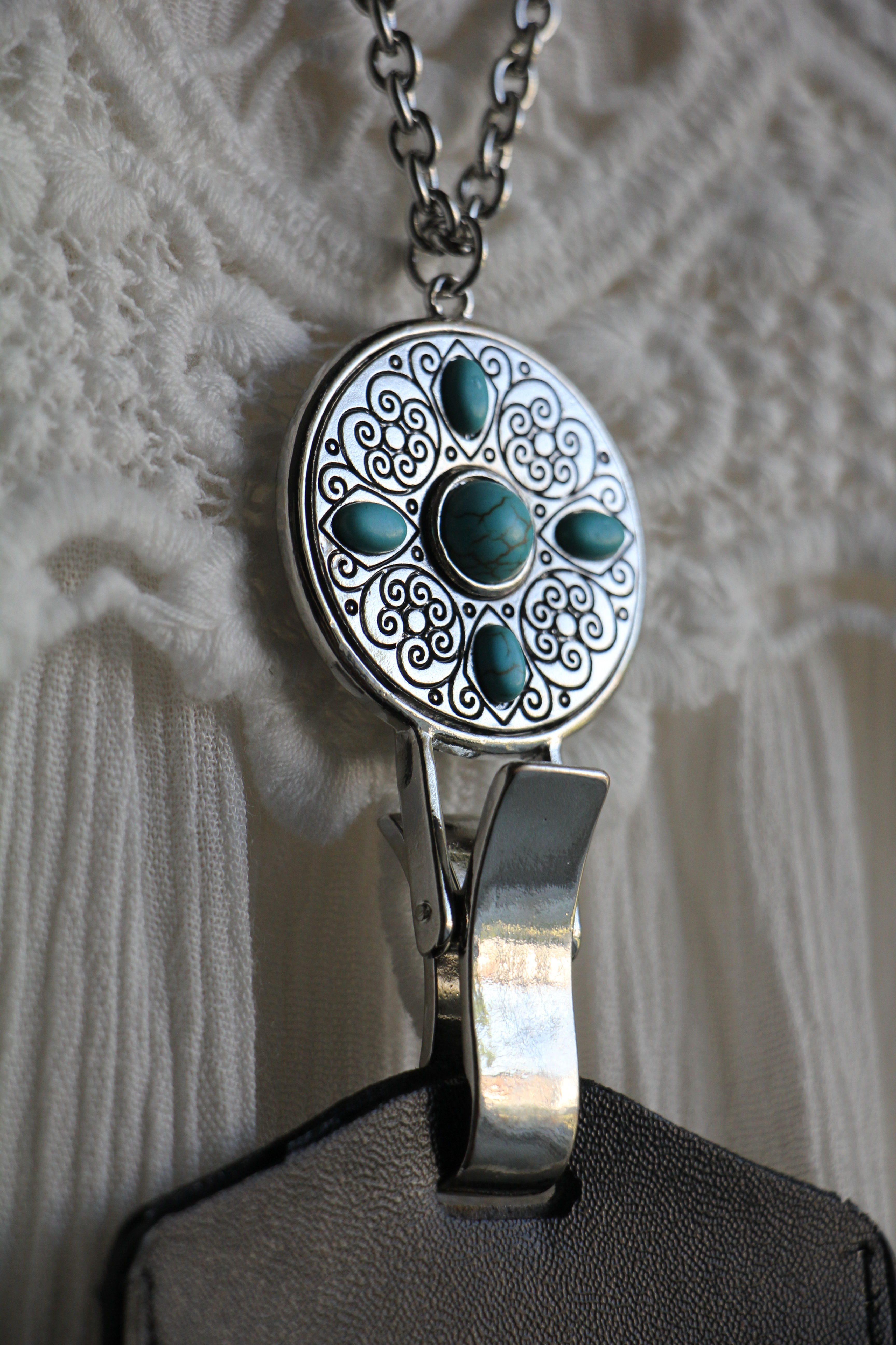 FILIGREE STONE DISC BADGE CLIP