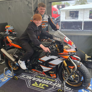 Young Fans - Oulton Park 