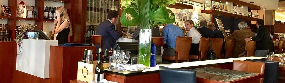 BistroInteriorNew 1920x560