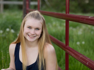 Shannon| SES 2023 Senior Pictures