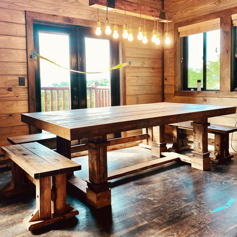 THE WADE TABLE