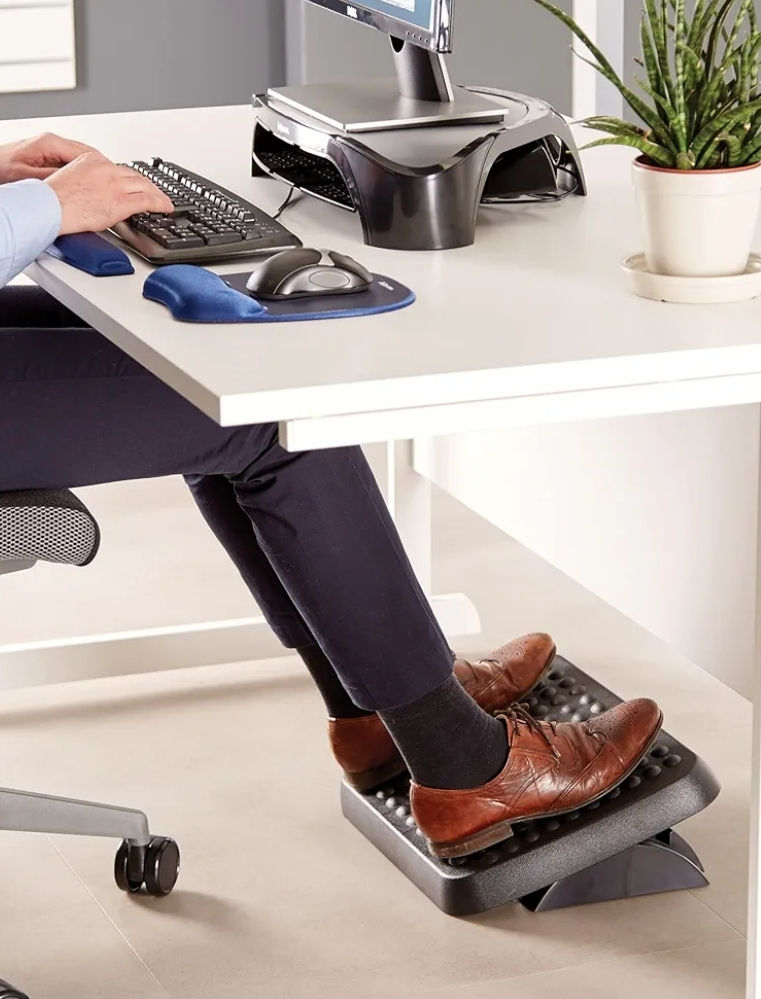 Thumbnail: Fellowes Standard Footrest 