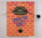 Read My Lips assemblage 3D sur toile avec lèvres sculptées et texte à l’aérosol – 60 x 48 po