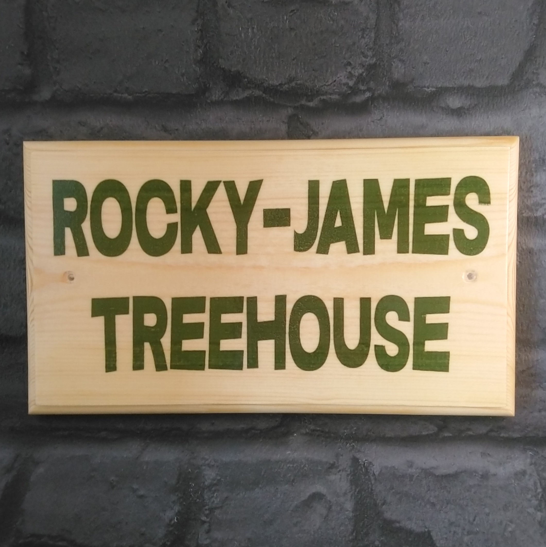 Personalised Treehouse Sign - Green Tree House Plaque