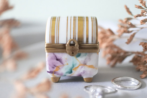 Vintage Floral Lucite ヴィンテージルーサイトリングケース Vintage Floral Lucite ヴィンテージルーサイトリングケース