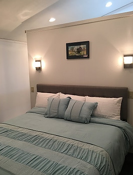 King suite bedrom