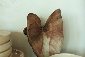 Folha decorativa - resina e pó de mármore