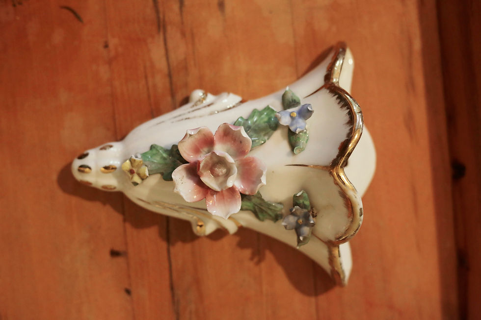 Miniatura: Floreira de Parede Porcelana - Antiguidade