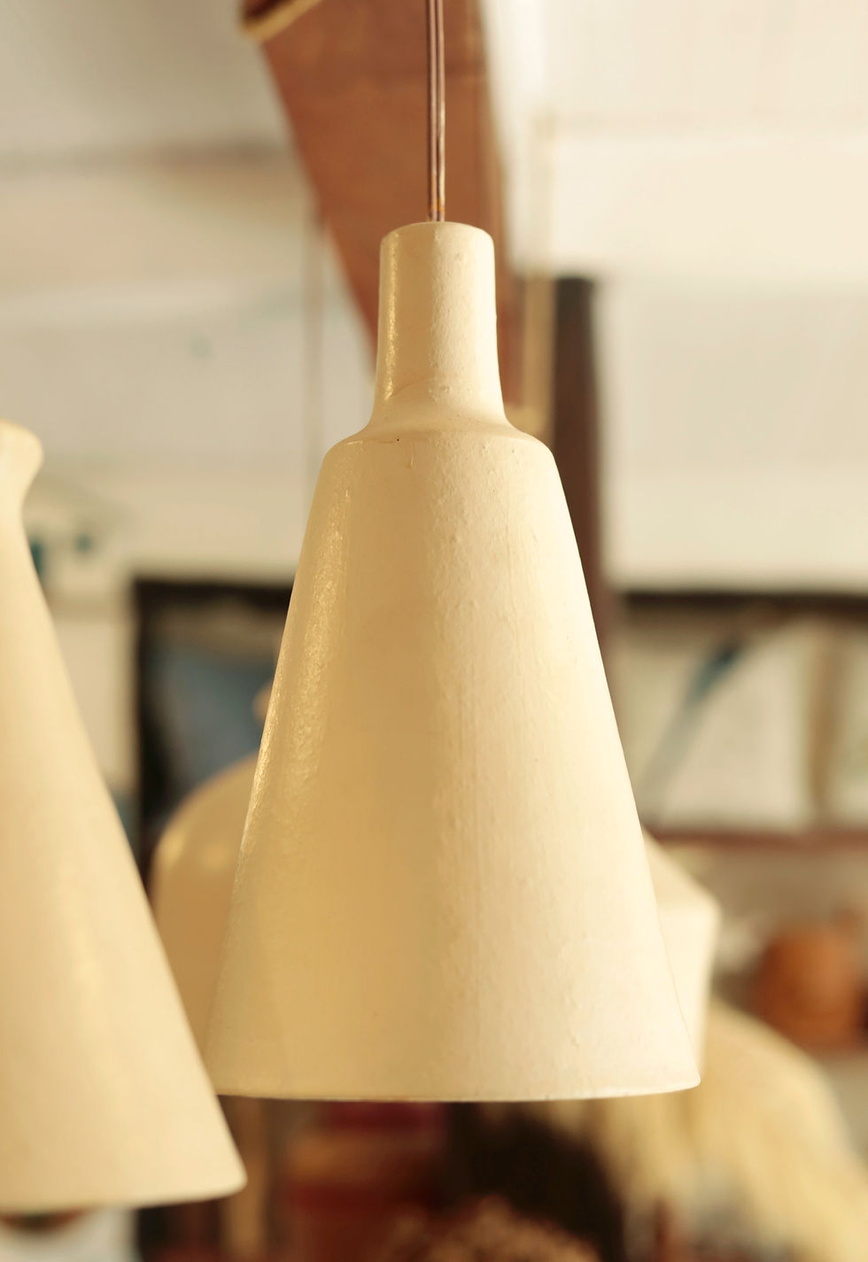 Miniatura: Luminária Pendente de Cerâmica Modelo Cônico Creme