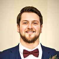 Headshot (2)_edited.jpg