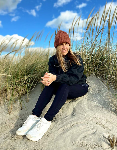 Deborah Angeline, beach, sky