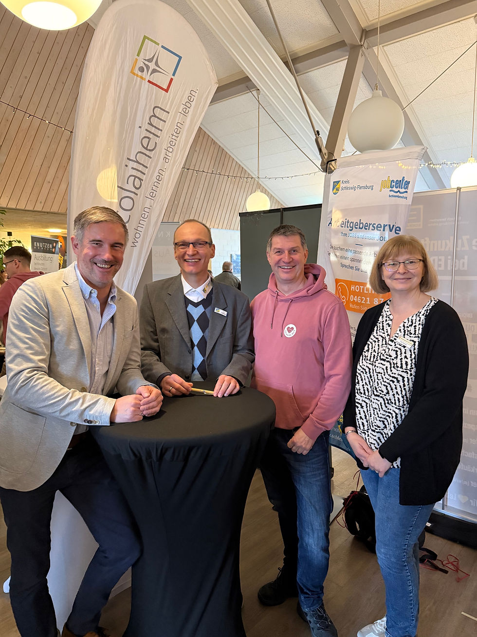 Unser Bild zeigt (v. l.) Foto (von links nach rechts): Henning Herges, Urs Köhler, Andreas Paulsen und Annika Petersen. Foto: Kreis Schleswig-Flensburg