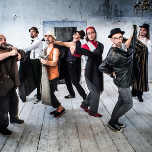 ROSTMONDORCHESTRA & THE BLOWING SANTA CLAUSES – DER WEISHEIT LETZTER SCHLUSS: GO-VID 23! Der Film…